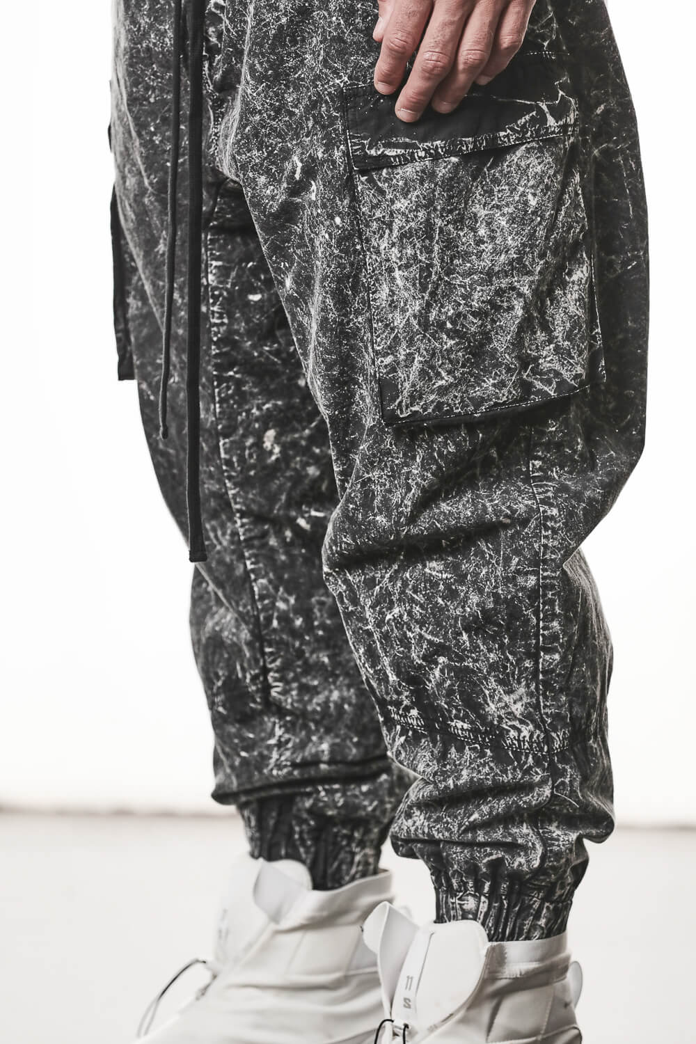M P 41 Cargo Pocket Trousers Black Marble