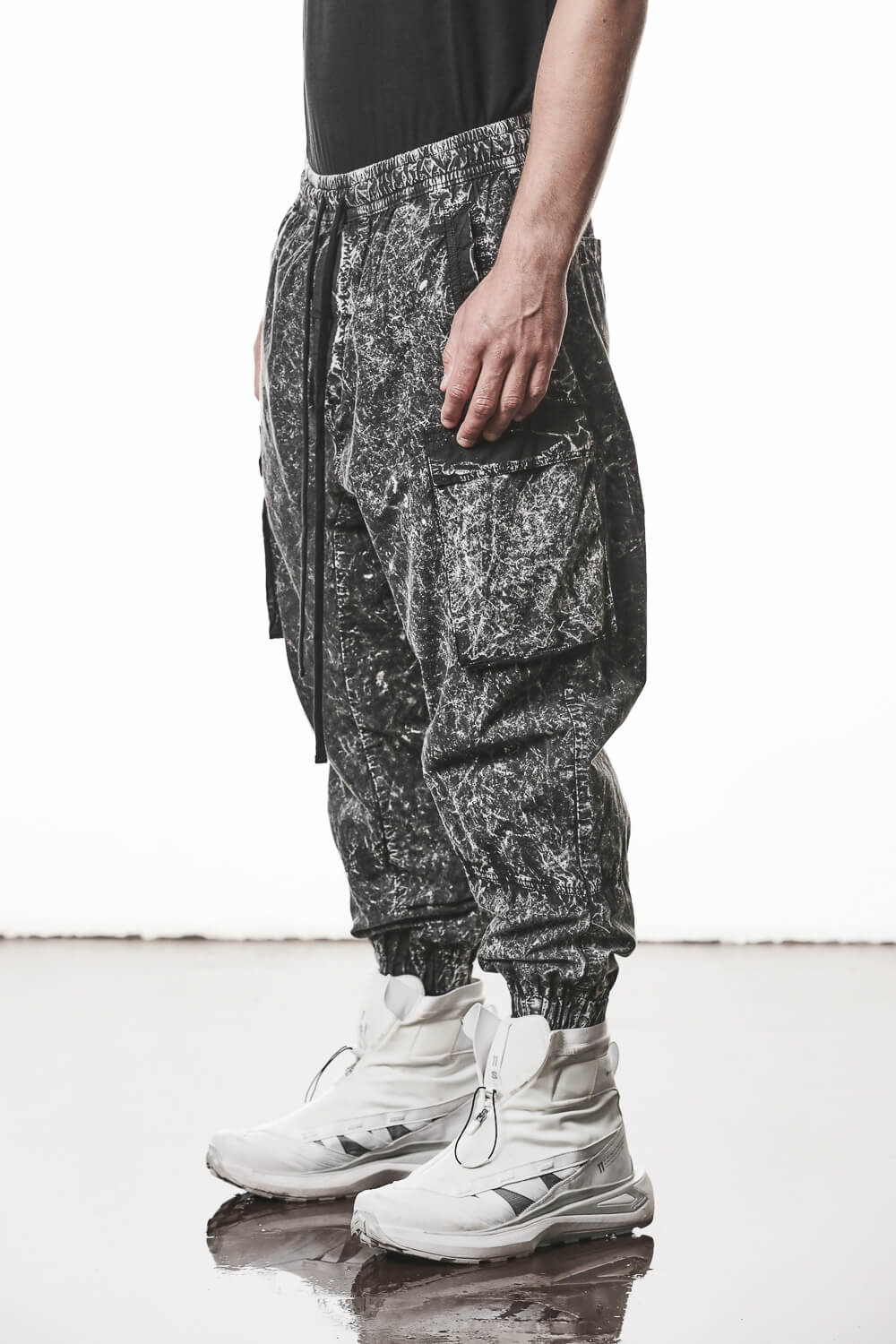 M P 41 Cargo Pocket Trousers Black Marble