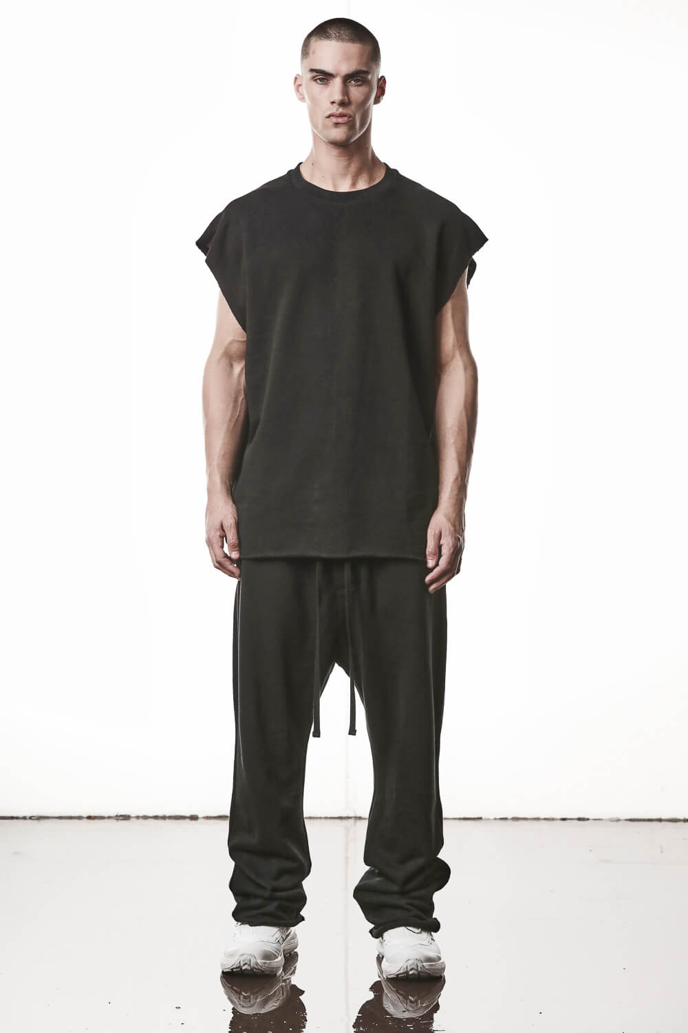 M S 190 Sleeveless Sweatshirt Black