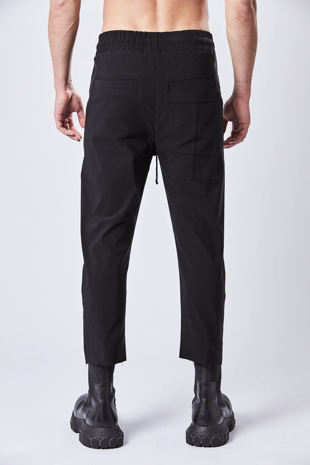 M ST 396 Slim Fit Cropped Trousers Black