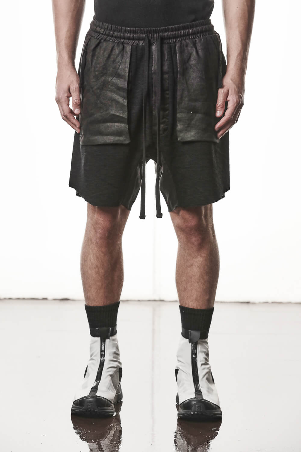 M ST 515 Raw Cut Cotton/Linen Shorts Black