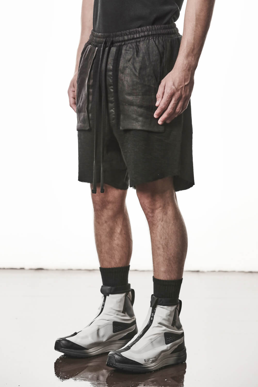M ST 515 Raw Cut Cotton/Linen Shorts Black