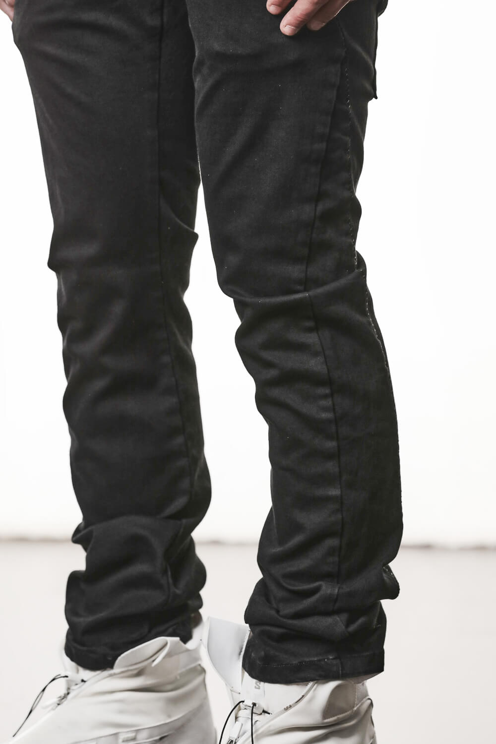M T 102 Slim Fit Jeans Black