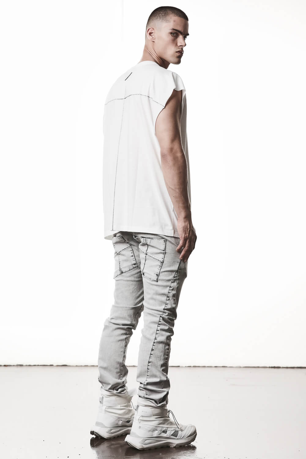 M T 102 Slim Fit Jeans Light Grey