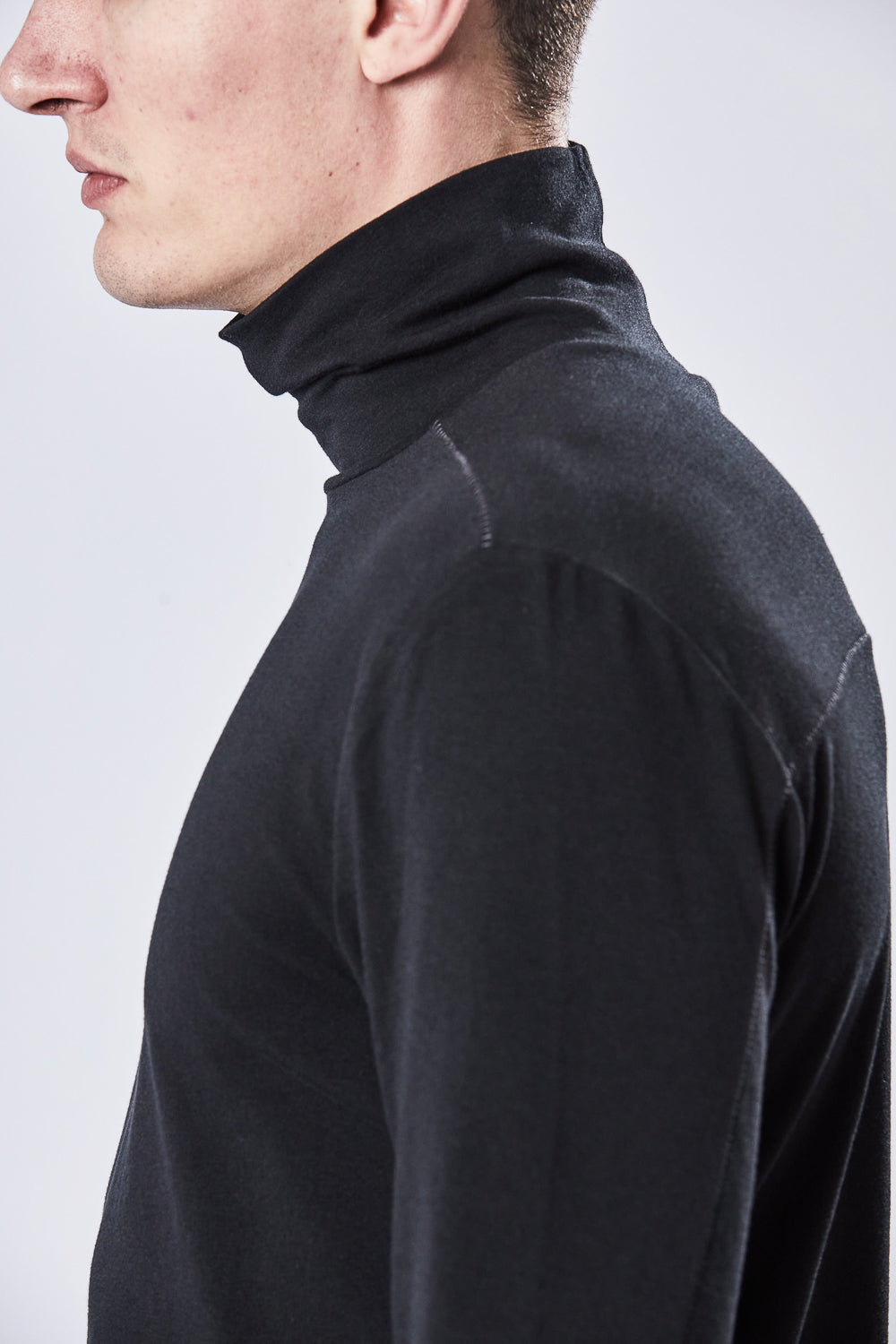 M TS 753 Slim Fit Roll Neck L/S T-Shirt Black