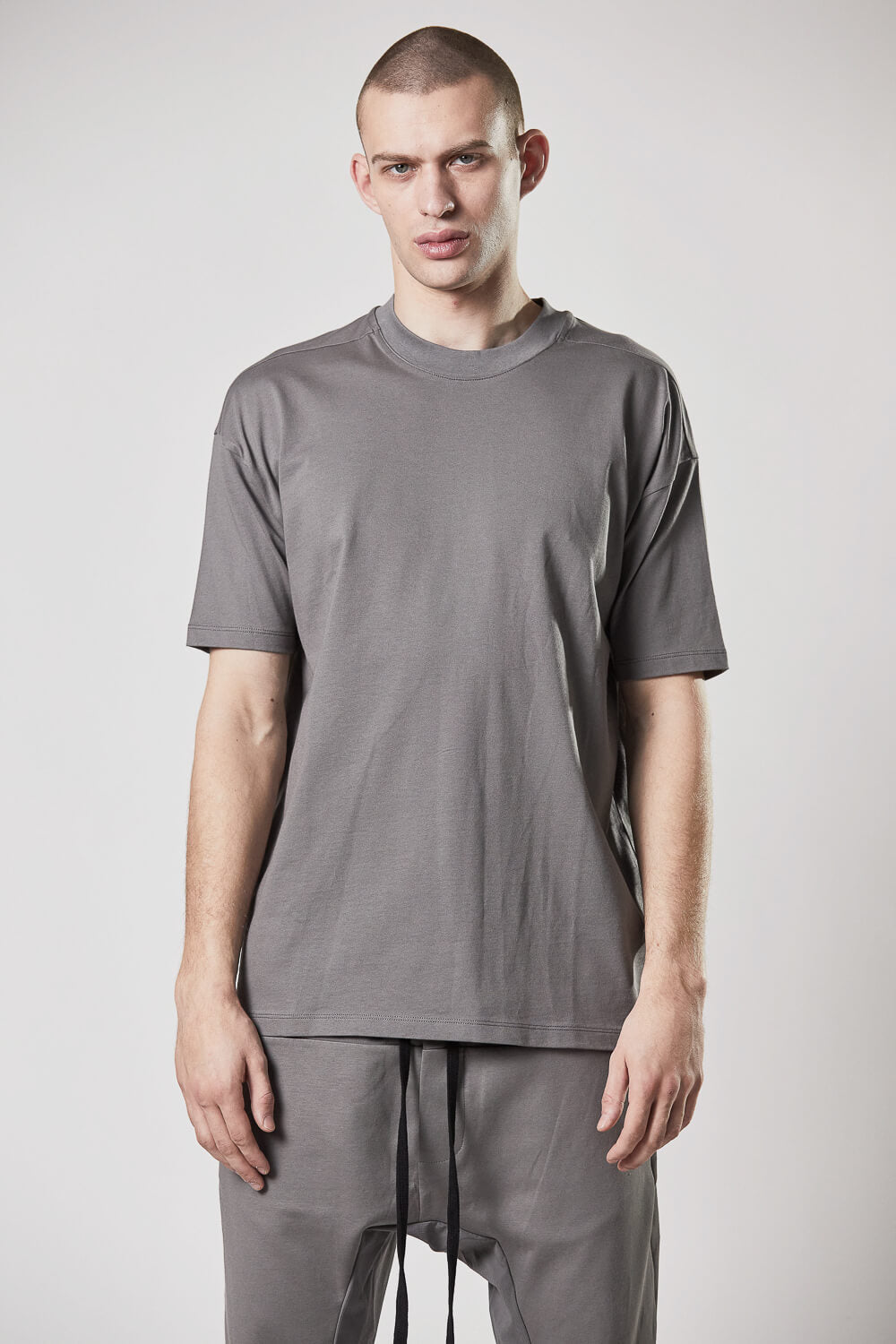 M TS 825 Relaxed Fit Round Neck T-Shirt Ash Grey