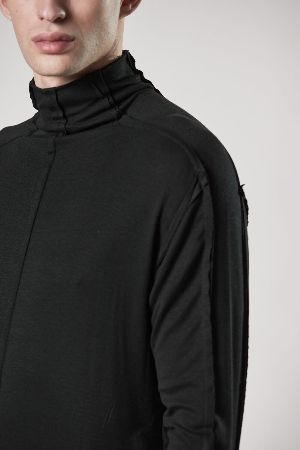 M TS 826 High Neck L/S T-Shirt Black