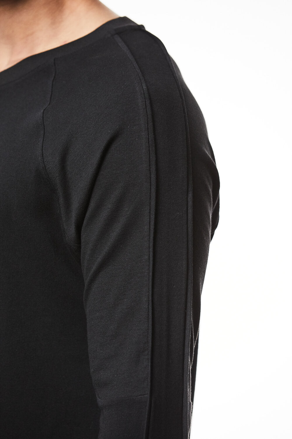 M TS 844 Long-Sleeve Detail T-Shirt Black