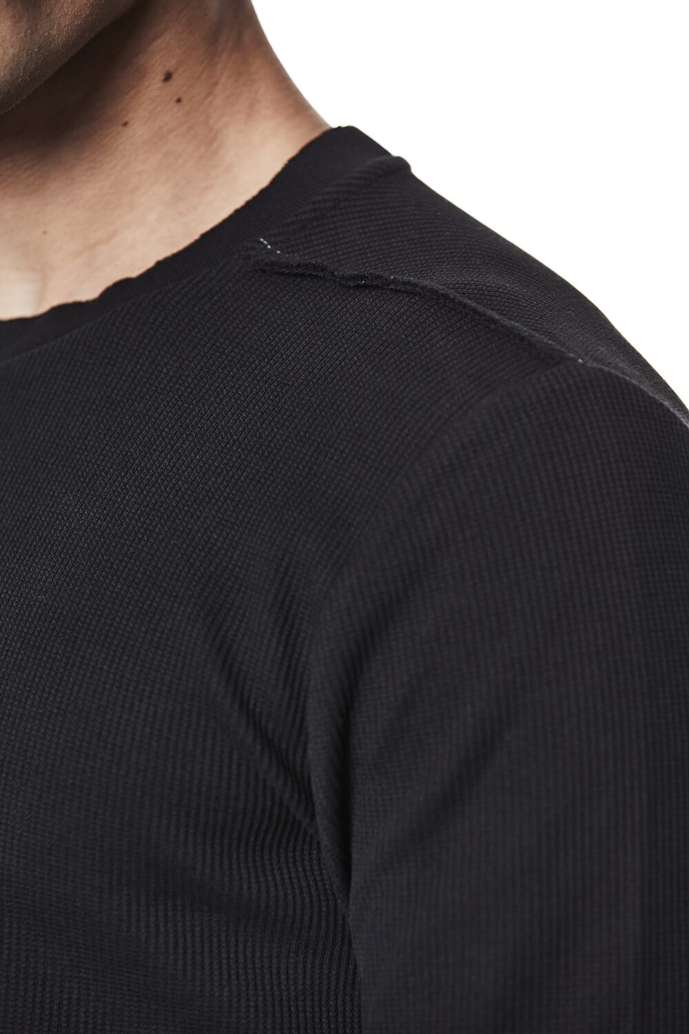 M TS 895 Round Neck L/S T-Shirt Black