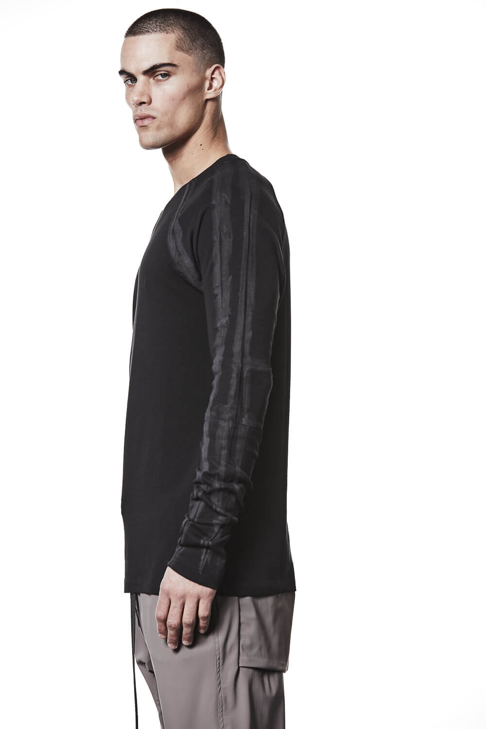 M TS 907 Hand Painted Details T-Shirt Black