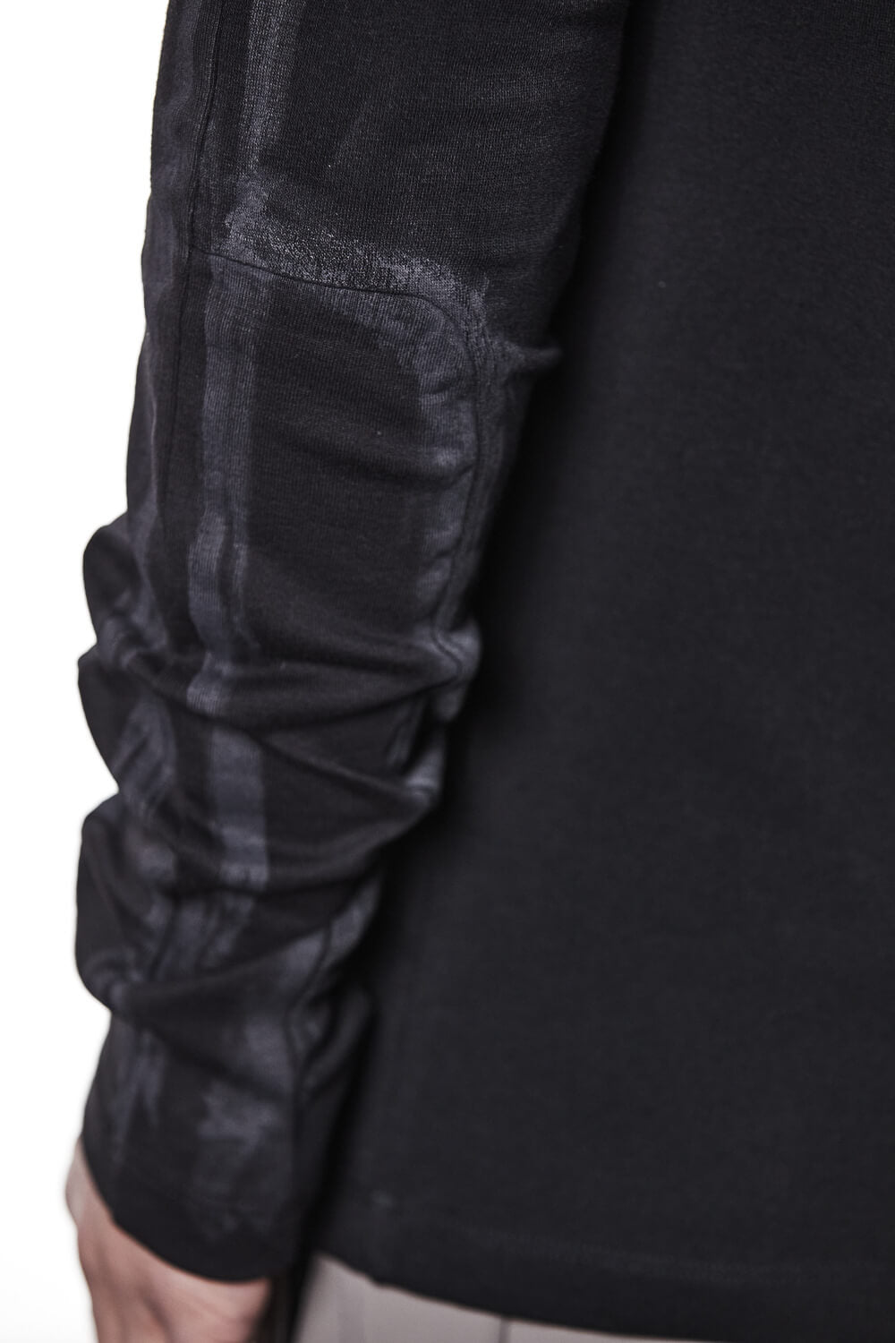 M TS 907 Hand Painted Details T-Shirt Black