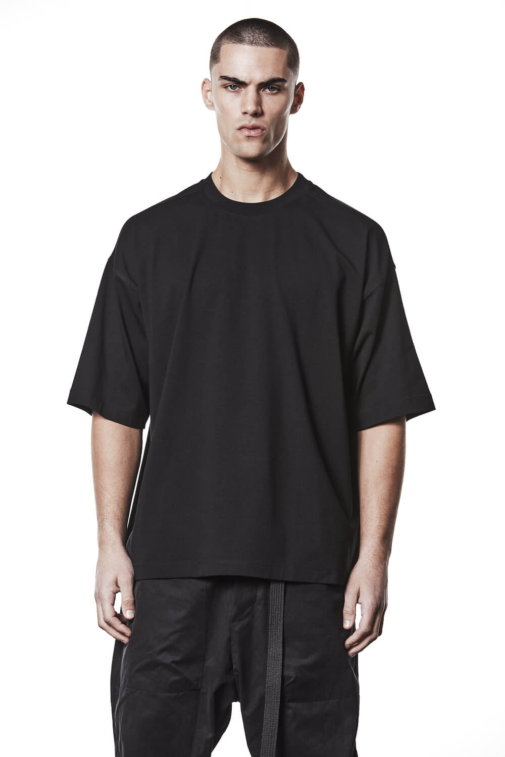 M TS 909 Back Slash Logo T-Shirt Black