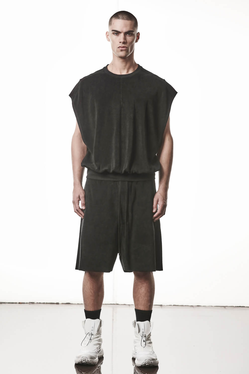 M TS 917 Crewneck Sleeveless T-Shirt Black