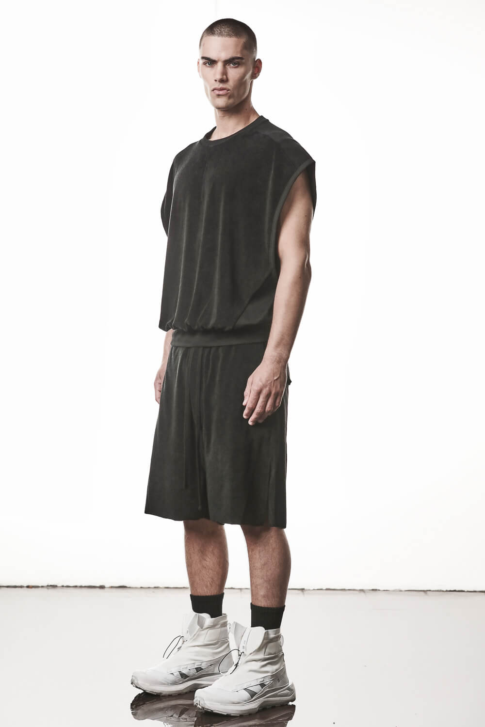 M TS 917 Crewneck Sleeveless T-Shirt Black