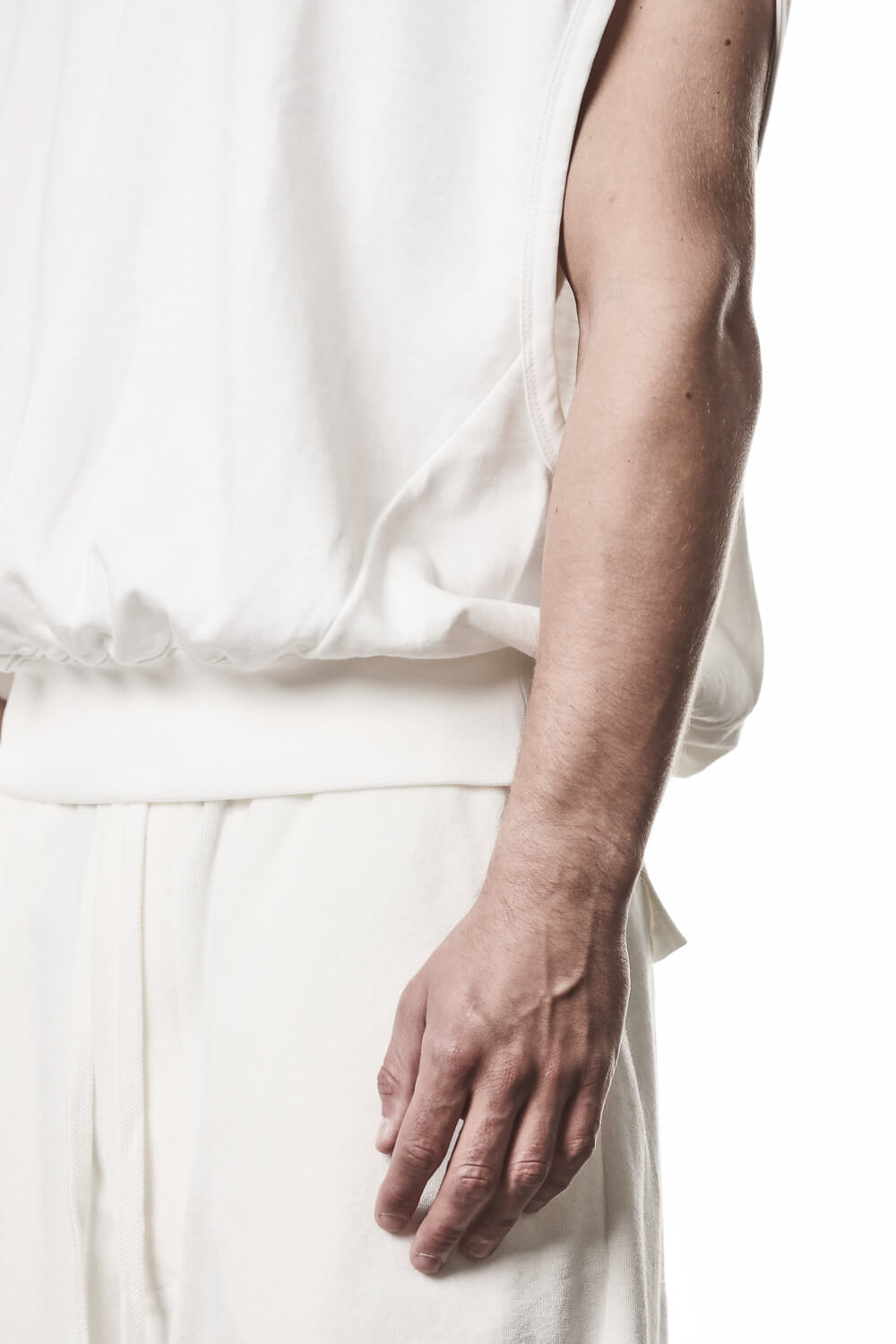 M TS 917 Crewneck Sleeveless T-Shirt Off White