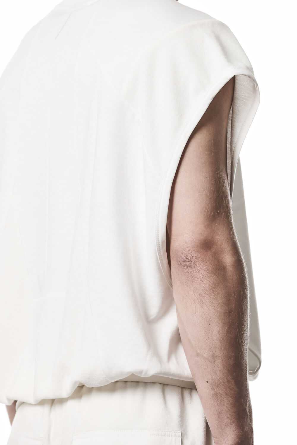 M TS 917 Crewneck Sleeveless T-Shirt Off White