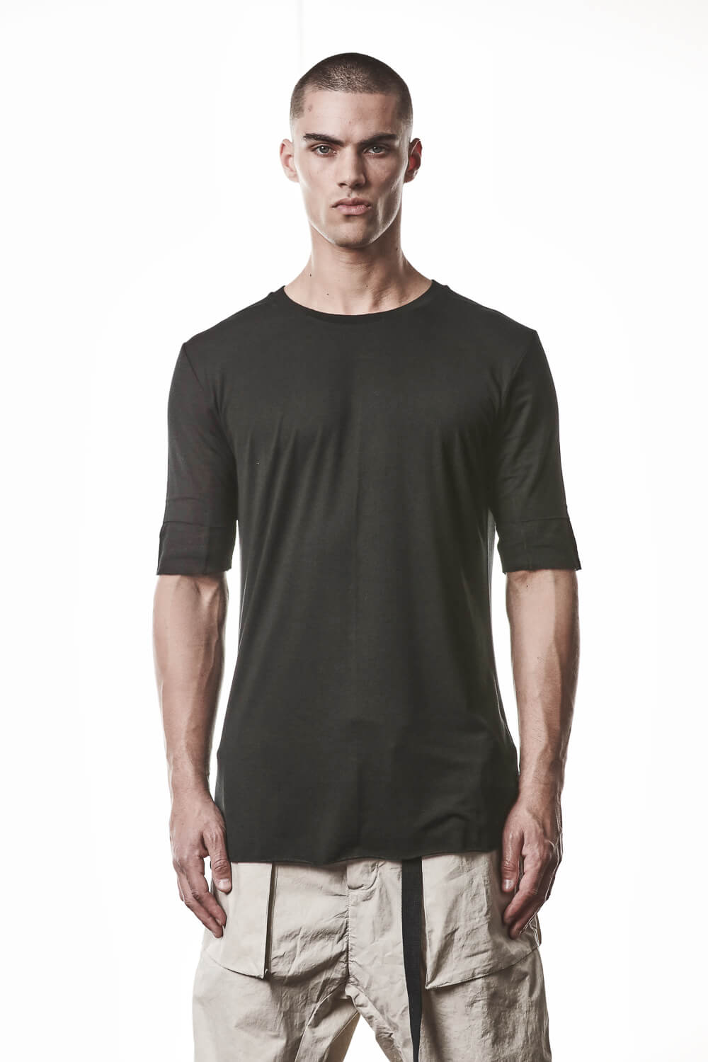 M TS 940 Raw Cut Hem Crew Neck T-Shirt Black