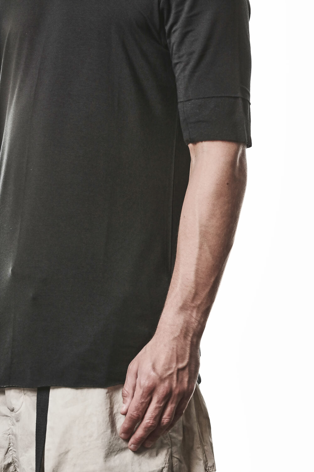 M TS 940 Raw Cut Hem Crew Neck T-Shirt Black