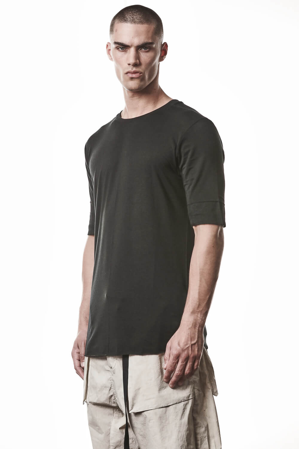M TS 940 Raw Cut Hem Crew Neck T-Shirt Black