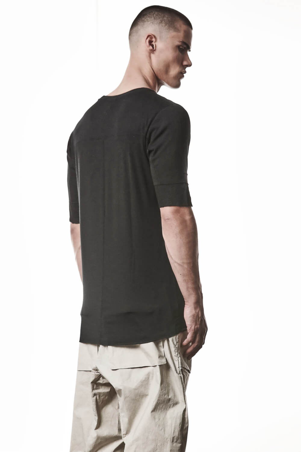 M TS 940 Raw Cut Hem Crew Neck T-Shirt Black