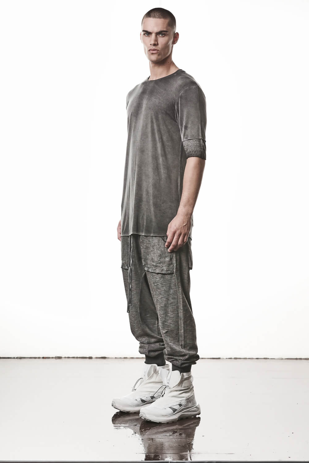 M TS 940 Raw Cut Hem Crew Neck T-Shirt Grey