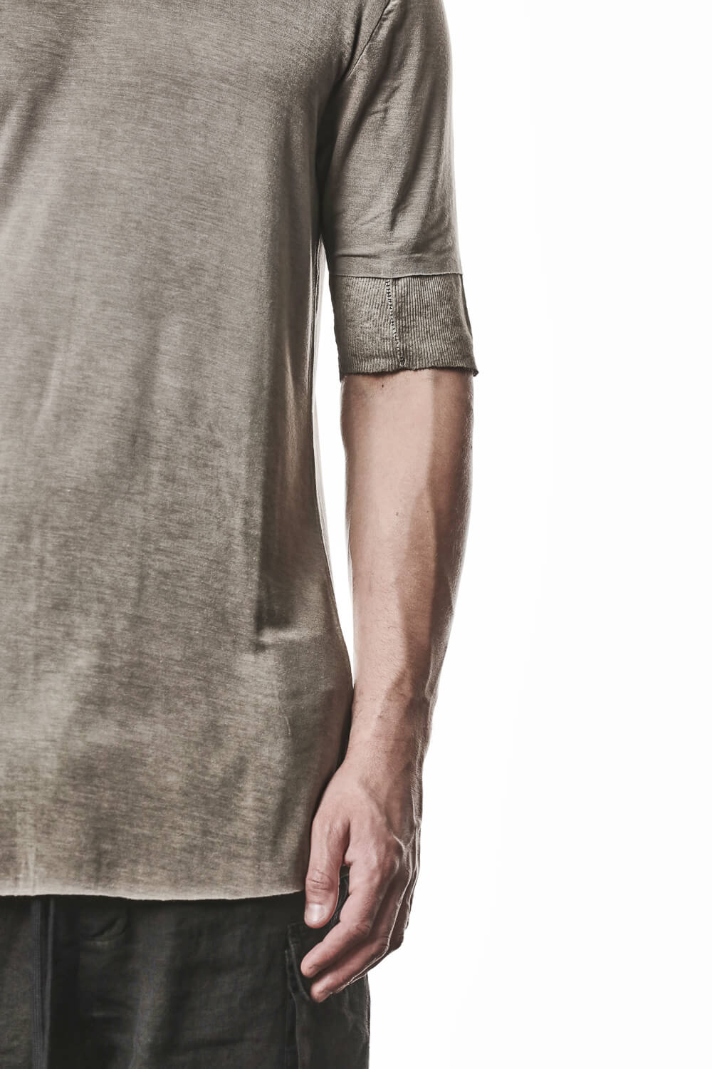 M TS 940 Raw Cut Hem Crew Neck T-Shirt Light Olive