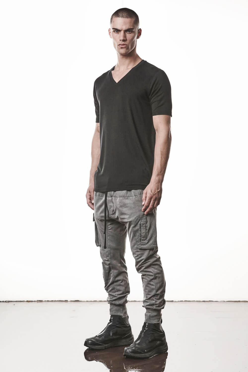 M TS 945 V-Neck T-Shirt Black