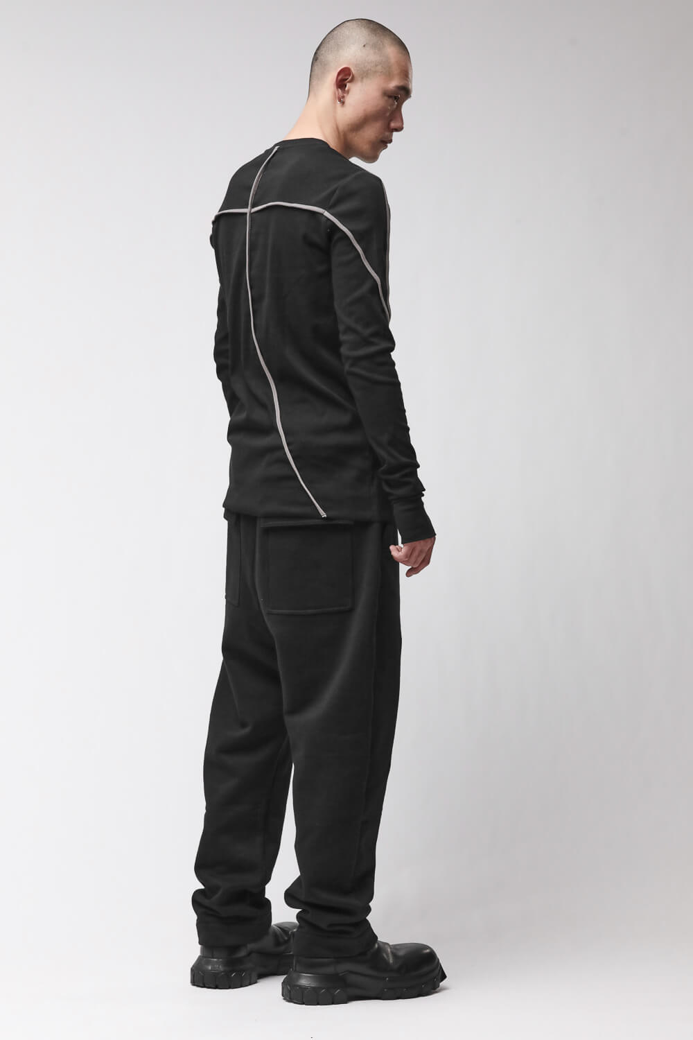 M TS 960 L/S Thumbhole Detail T-Shirt Black