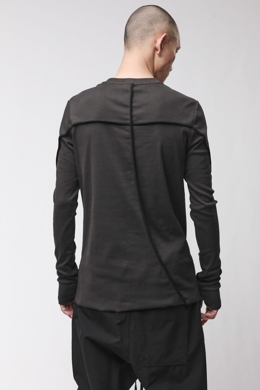 M TS 960 L/S Thumbhole Detail T-Shirt Dark Brown