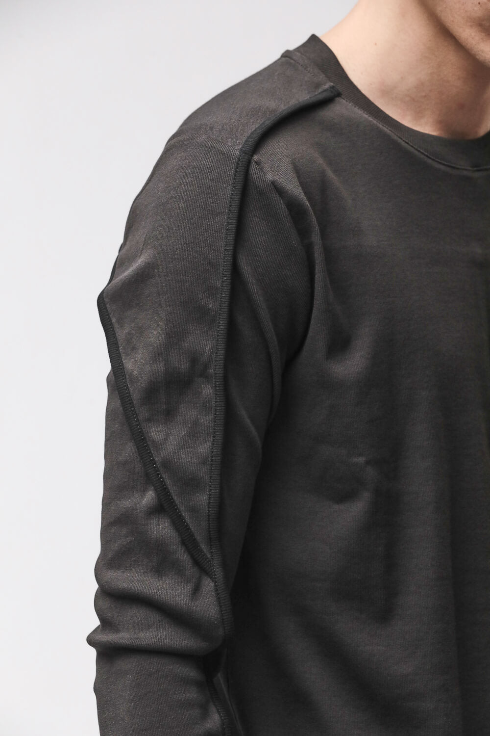 M TS 960 L/S Thumbhole Detail T-Shirt Dark Brown