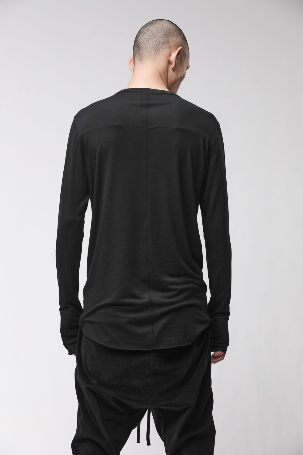 M TS 961 L/S Raw Hem Stitching Detail T-Shirt Black