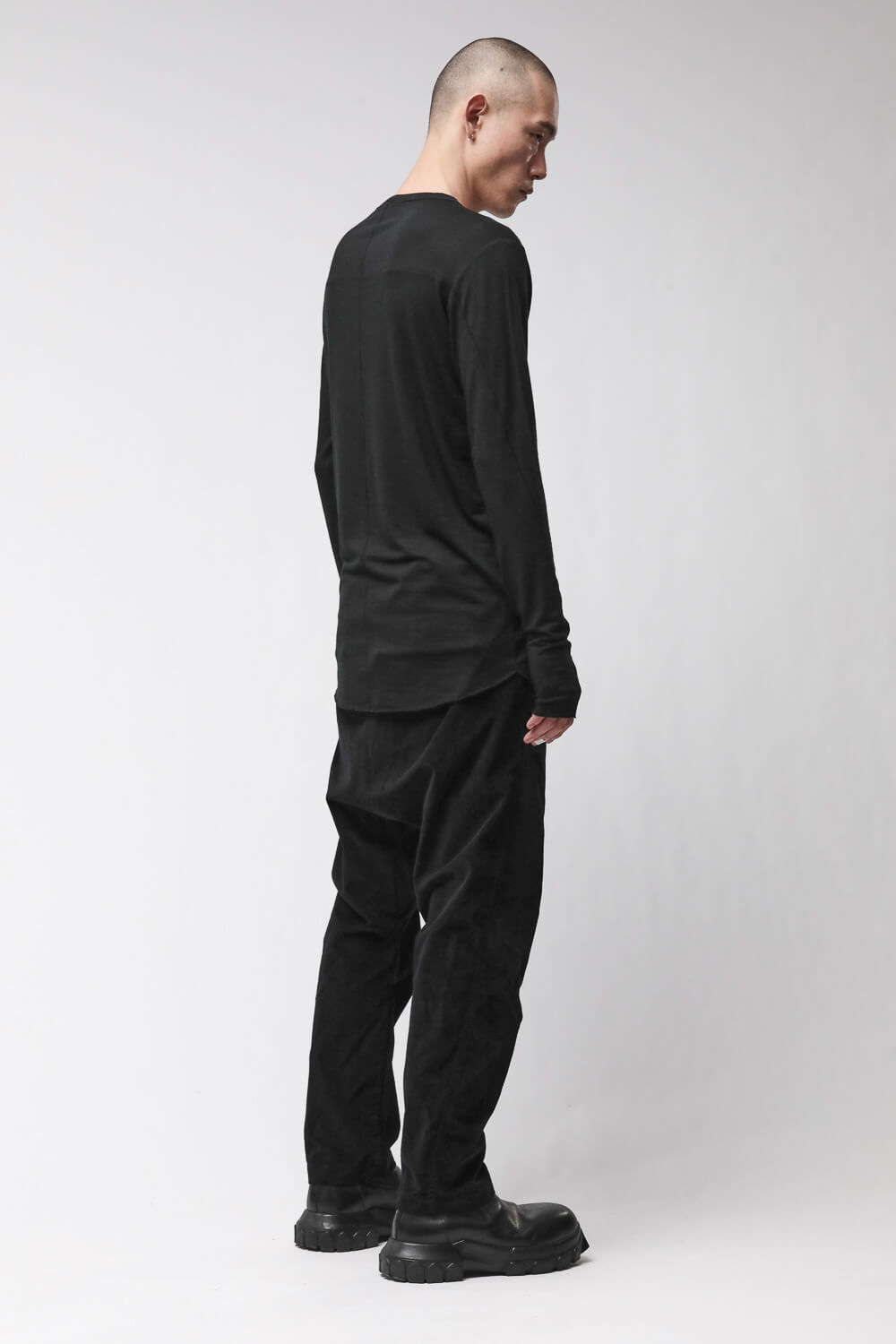 M TS 961 L/S Raw Hem Stitching Detail T-Shirt Black