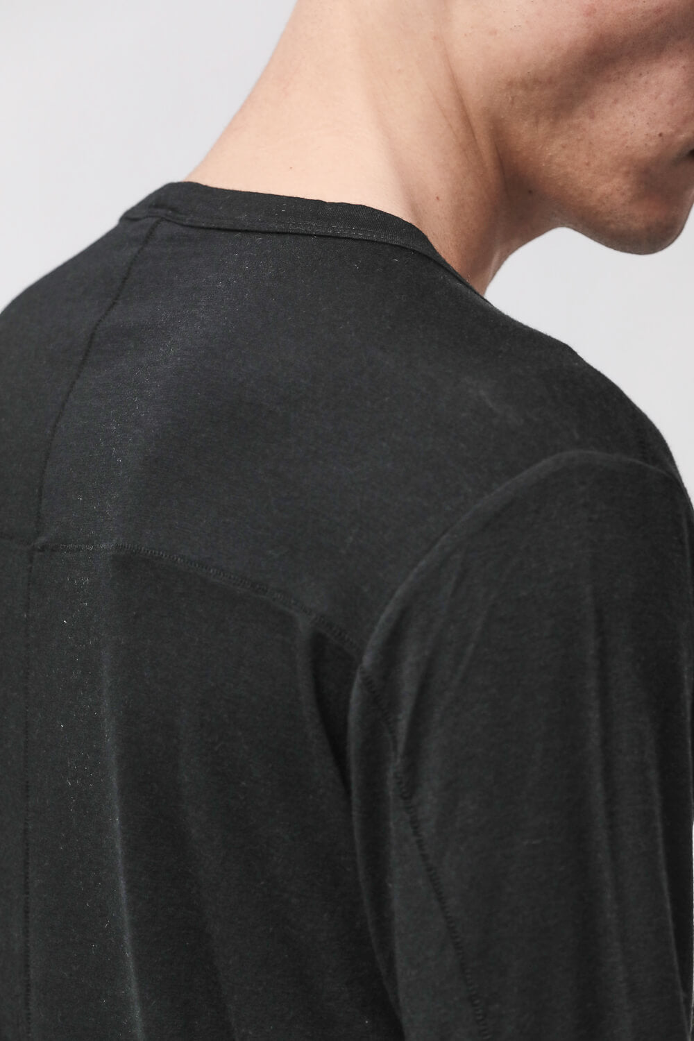 M TS 961 L/S Raw Hem Stitching Detail T-Shirt Black