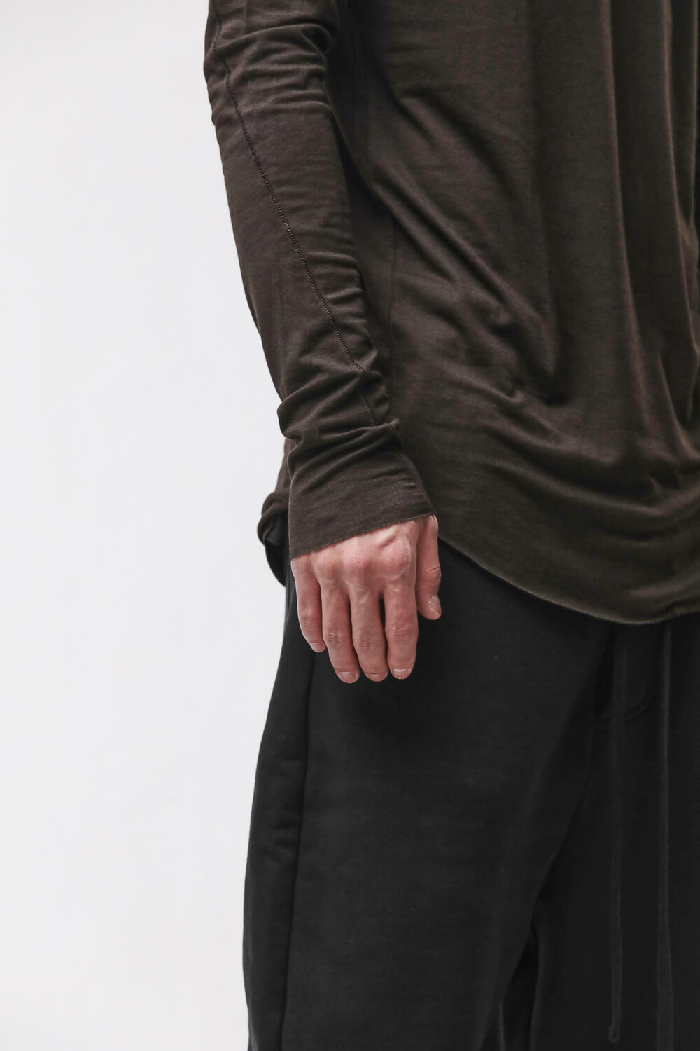 M TS 961 L/S Raw Hem Stitching Detail T-Shirt Dark Brown