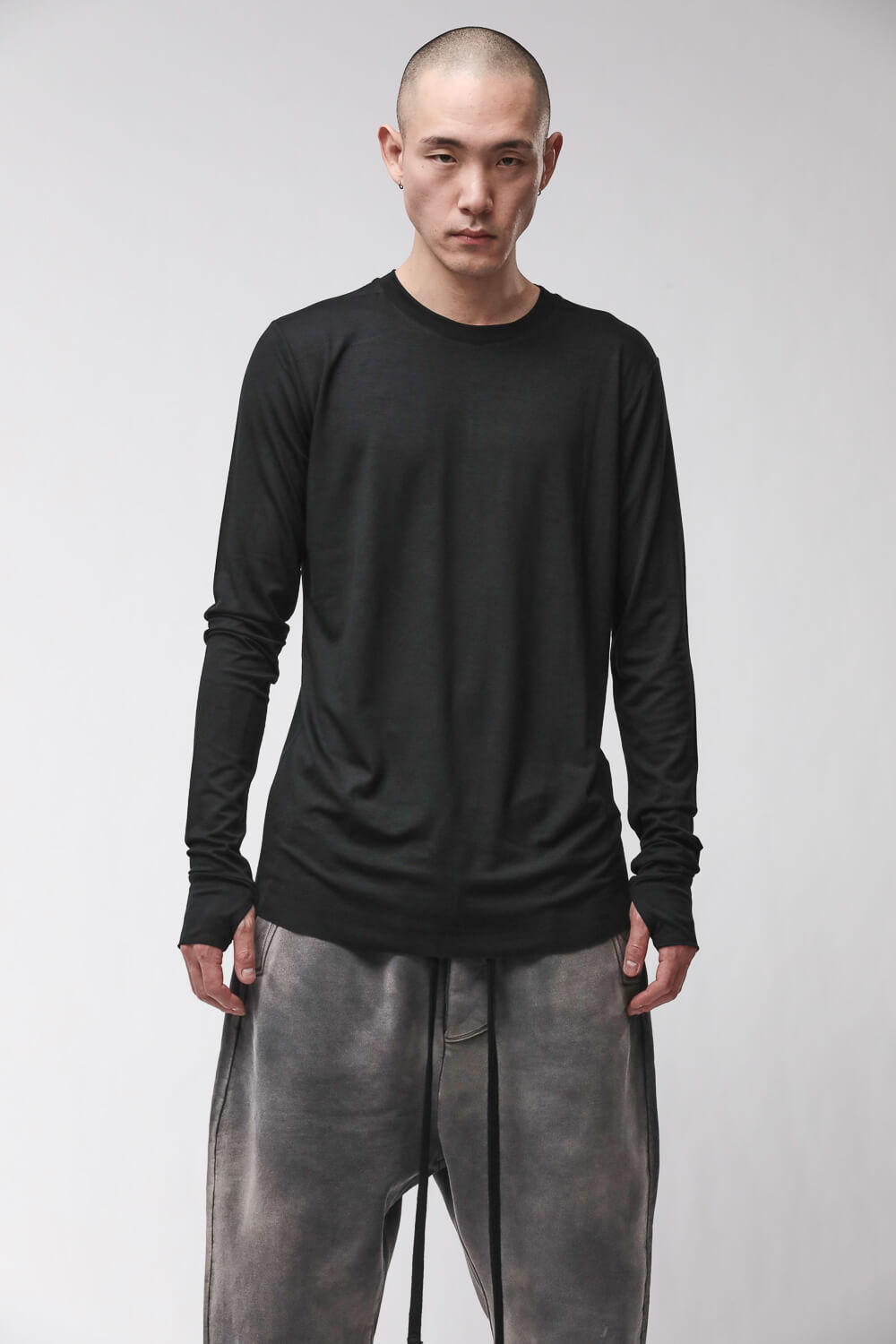 M TS 970 L/S Thumbhole Stitching Detail T-Shirt Black