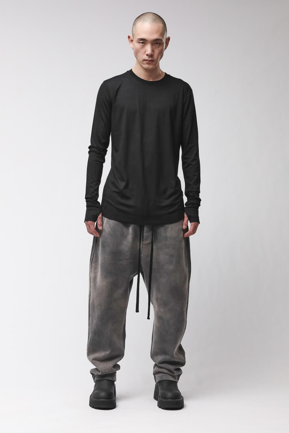 M TS 970 L/S Thumbhole Stitching Detail T-Shirt Black