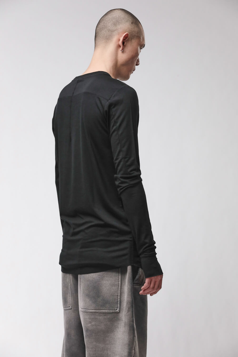 M TS 970 L/S Thumbhole Stitching Detail T-Shirt Black