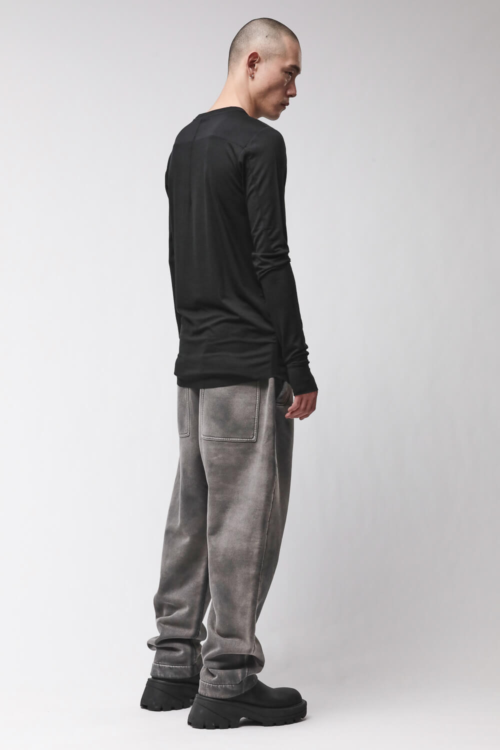 M TS 970 L/S Thumbhole Stitching Detail T-Shirt Black
