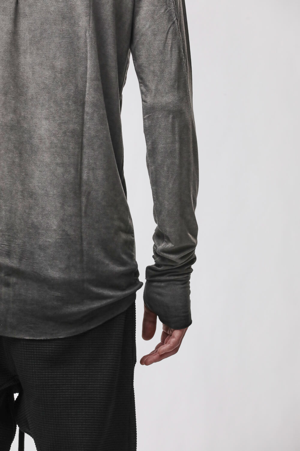 M TS 970 L/S Thumbhole Stitching Detail T-Shirt Grey