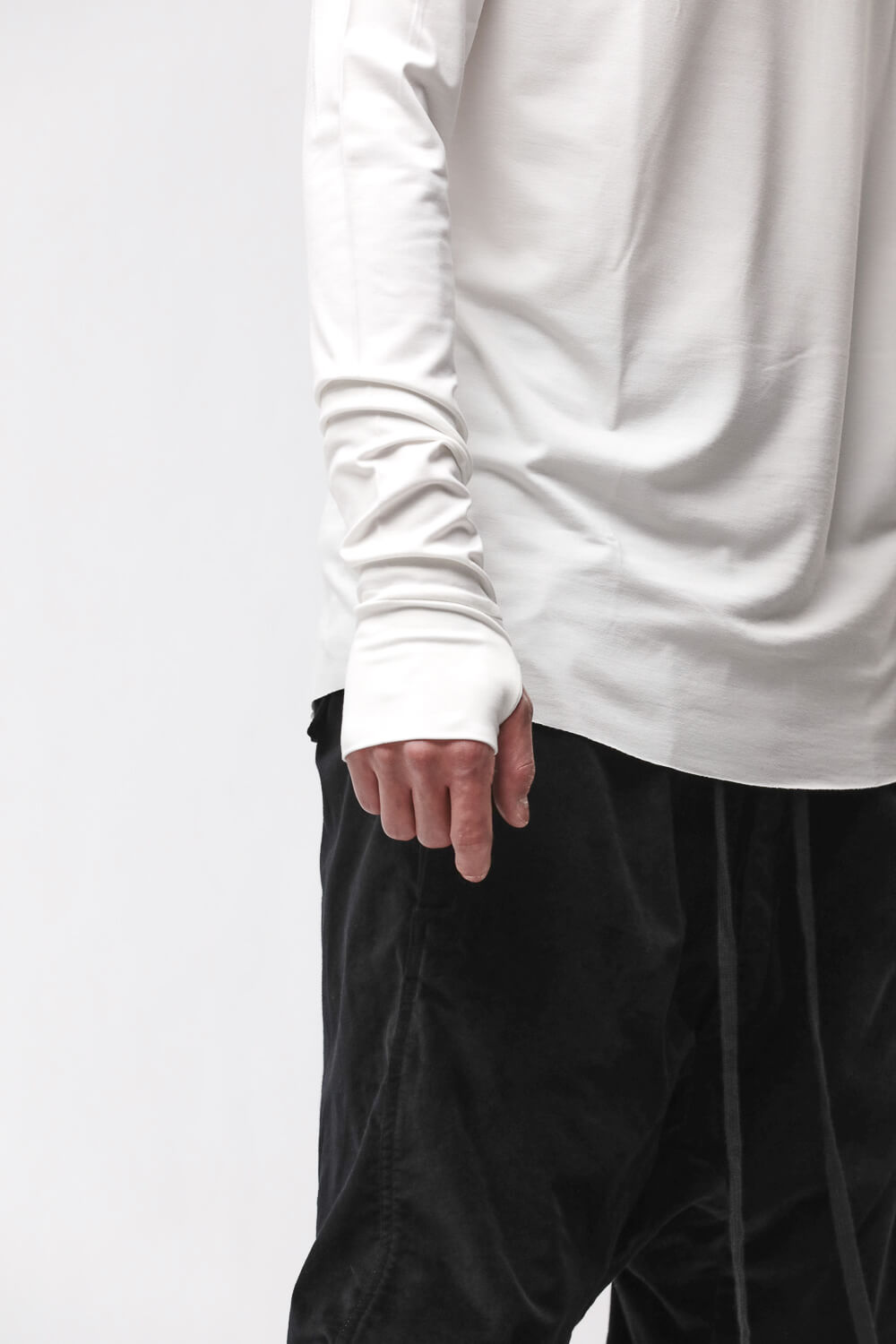M TS 970 L/S Thumbhole Stitching Detail T-Shirt Off White