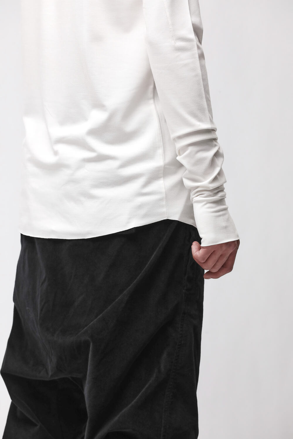 M TS 970 L/S Thumbhole Stitching Detail T-Shirt Off White