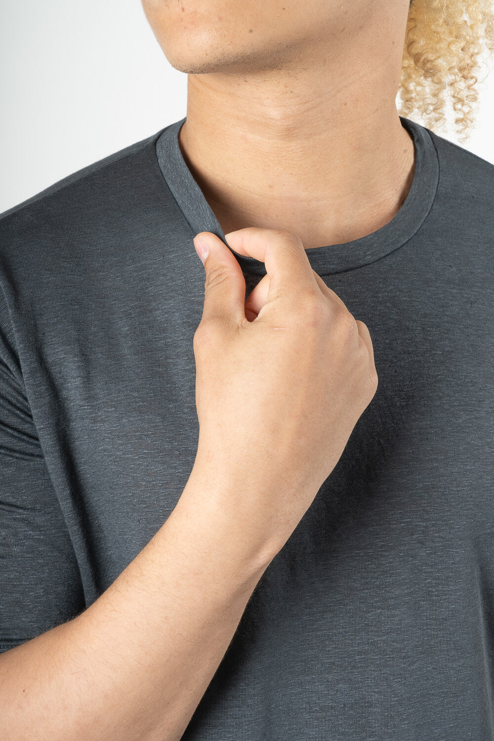 Mercerised Italian Linen Round Neck T-Shirt Dark Blue
