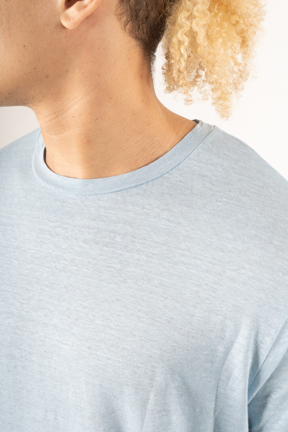Mercerised Italian Linen Round Neck T-Shirt Light Blue