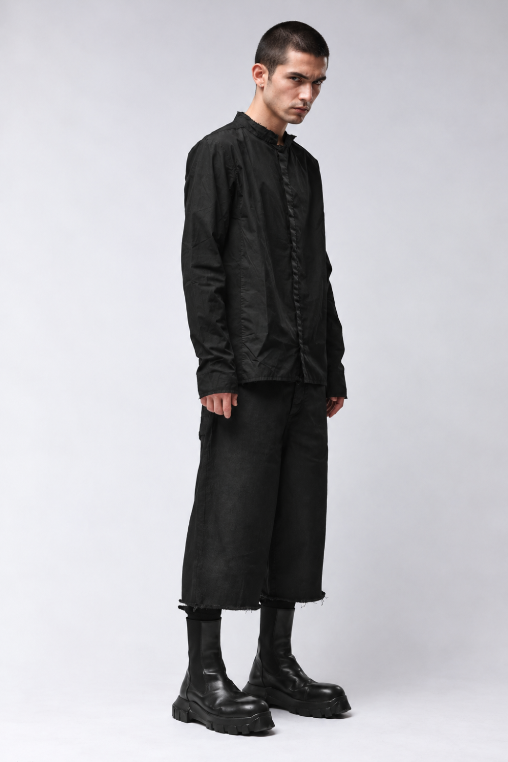 M H 184 Organic Cotton Stand-Up Collar Shirt W/ Raw Hems Black