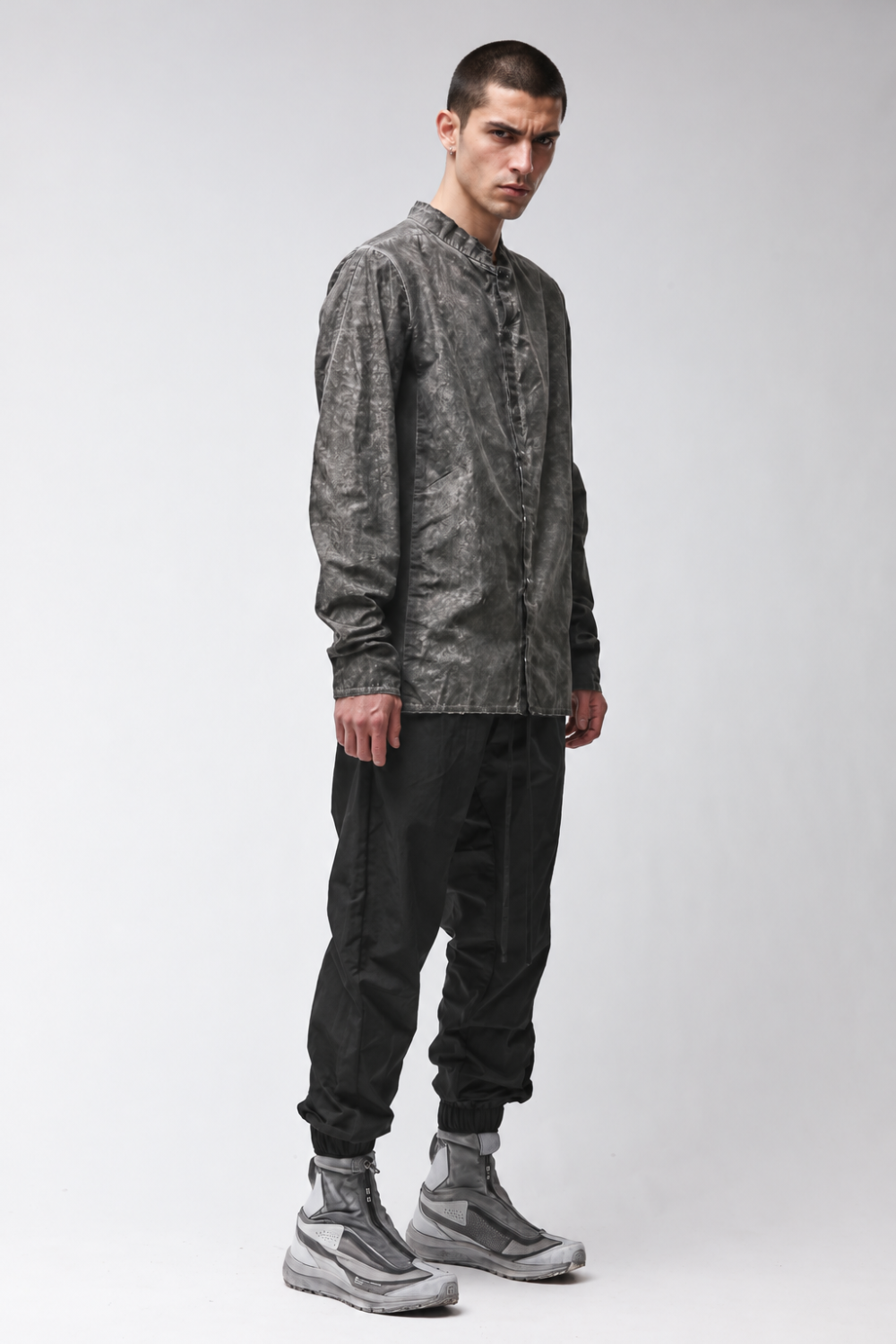 M H 184 Organic Cotton Stand-Up Collar Shirt W/ Raw Hems Grey