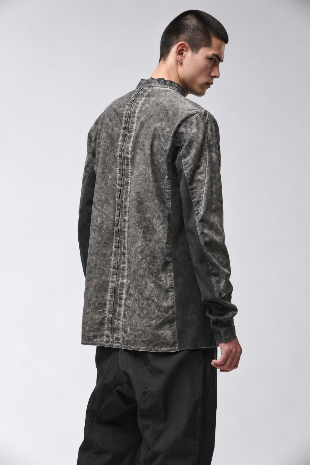 M H 184 Organic Cotton Stand-Up Collar Shirt W/ Raw Hems Grey