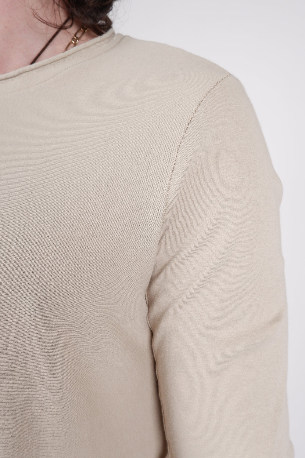 Buy the Hannes Roether Raw Neck Cotton L/S T-Shirt in Sand at Intro. Spend £50 for free UK delivery. Official stockists. We ship worldwide.