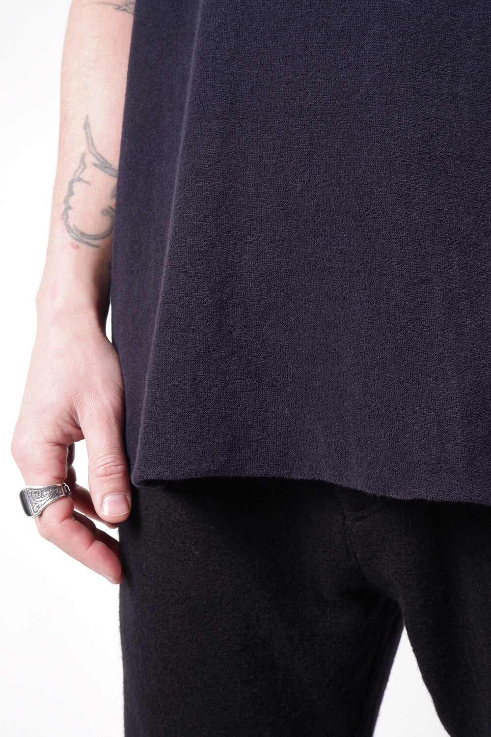 Raw Neck Velour T-Shirt Navy