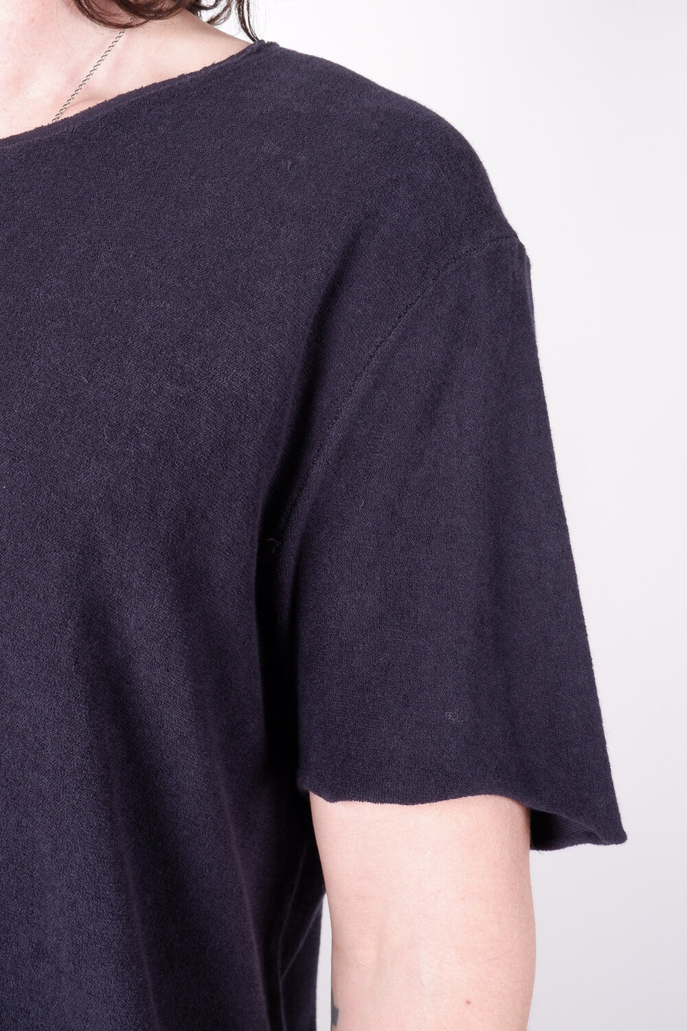 Raw Neck Velour T-Shirt Navy