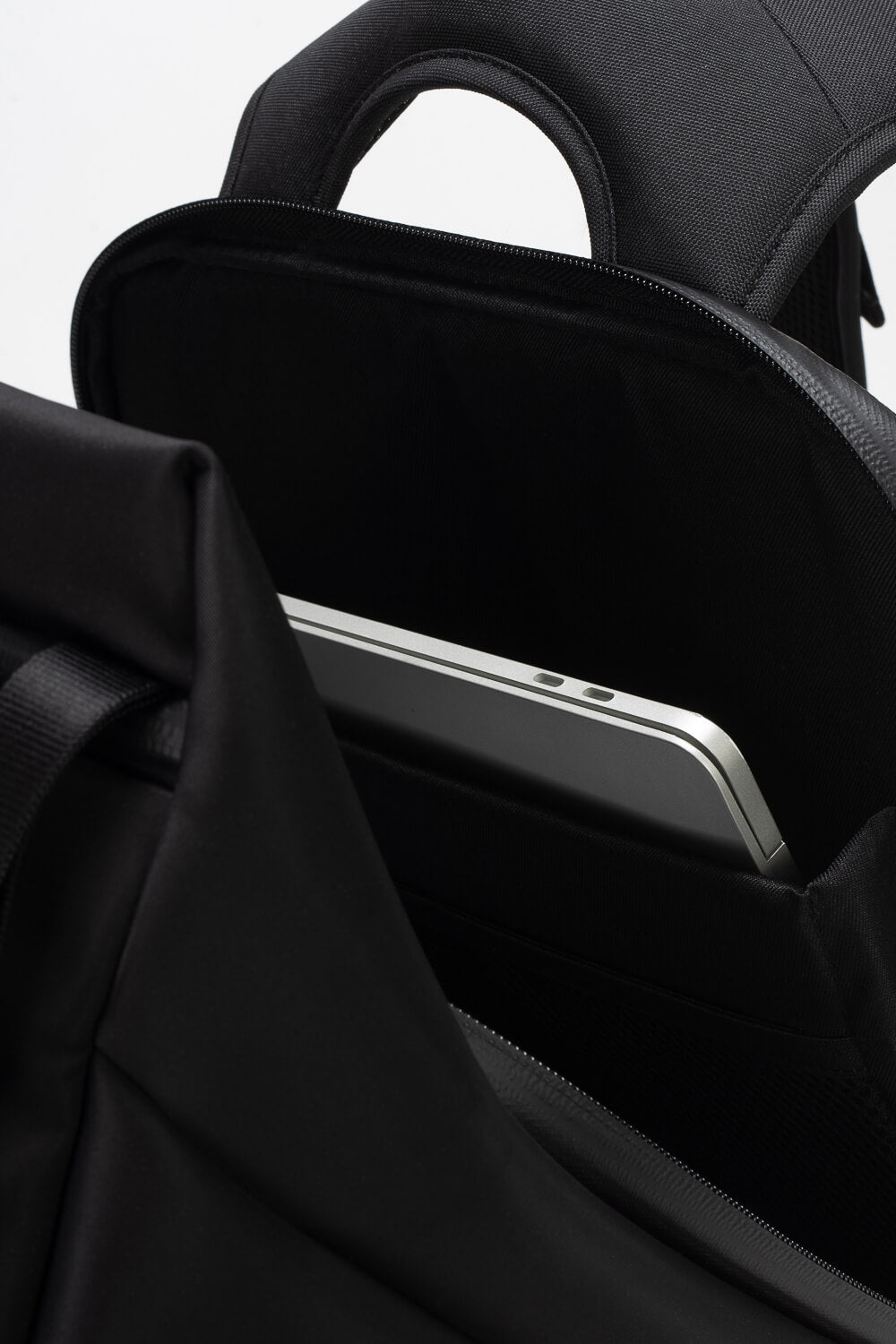 Saru Sleek Backpack Black